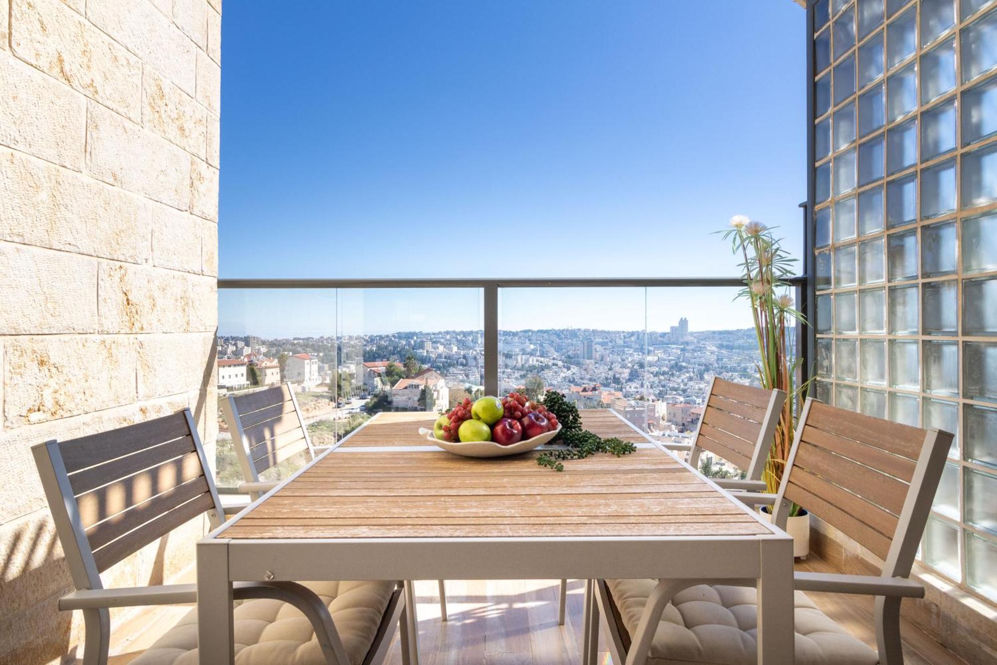 Luxury 4 Bedroom With Amazing View In Ramat Sharet Bayt Vegan เยรูซาเลม ภายนอก รูปภาพ
