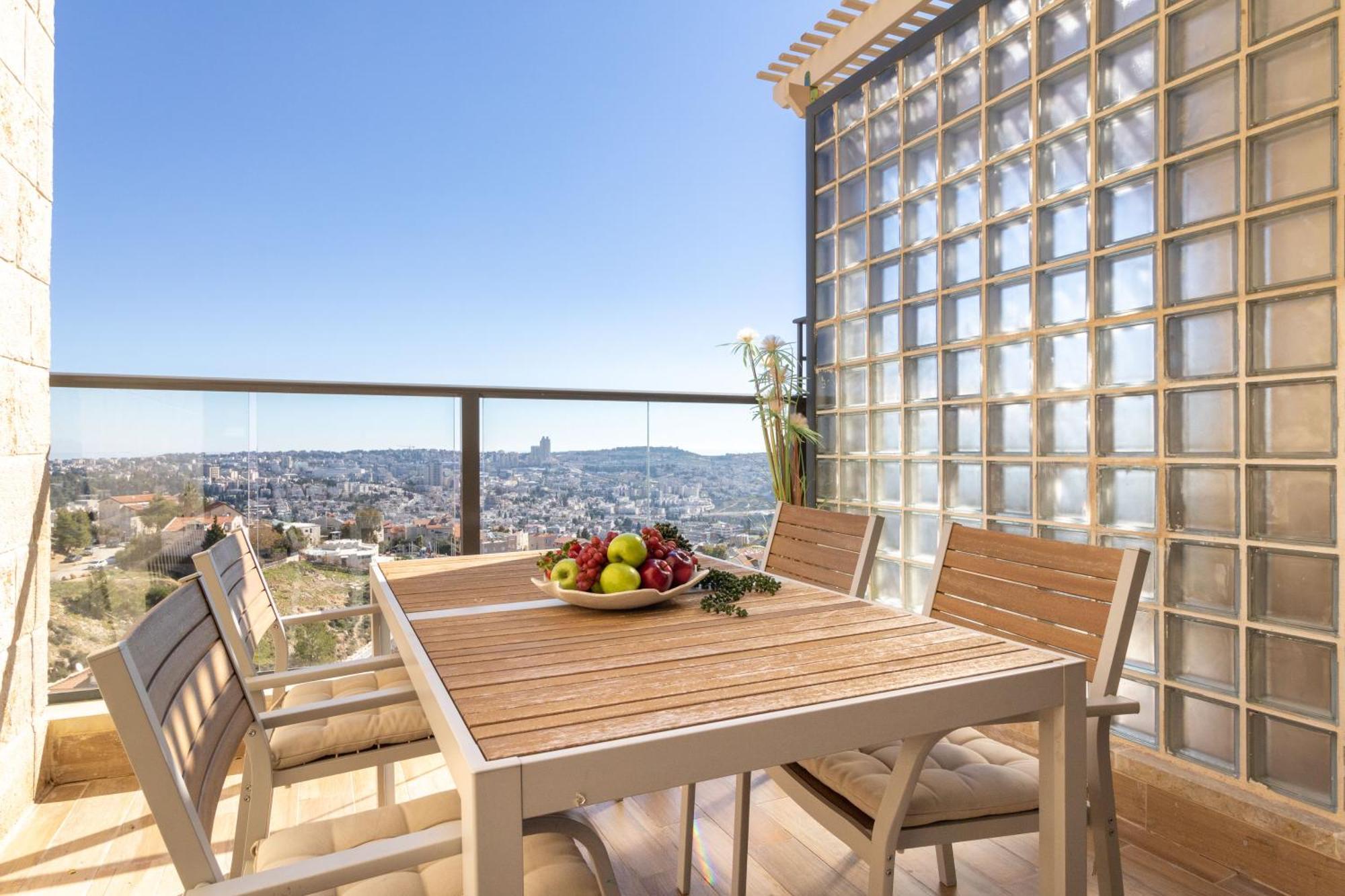 Luxury 4 Bedroom With Amazing View In Ramat Sharet Bayt Vegan เยรูซาเลม ภายนอก รูปภาพ